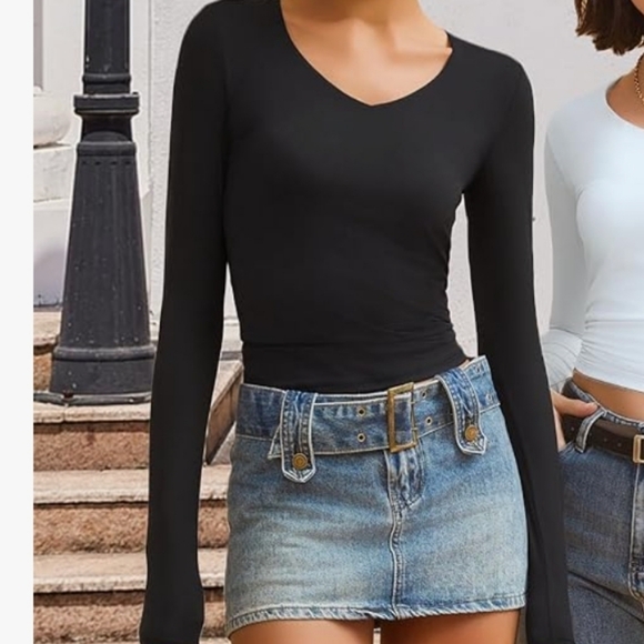 NWOT Double Lined V neck Top - Picture 3 of 3